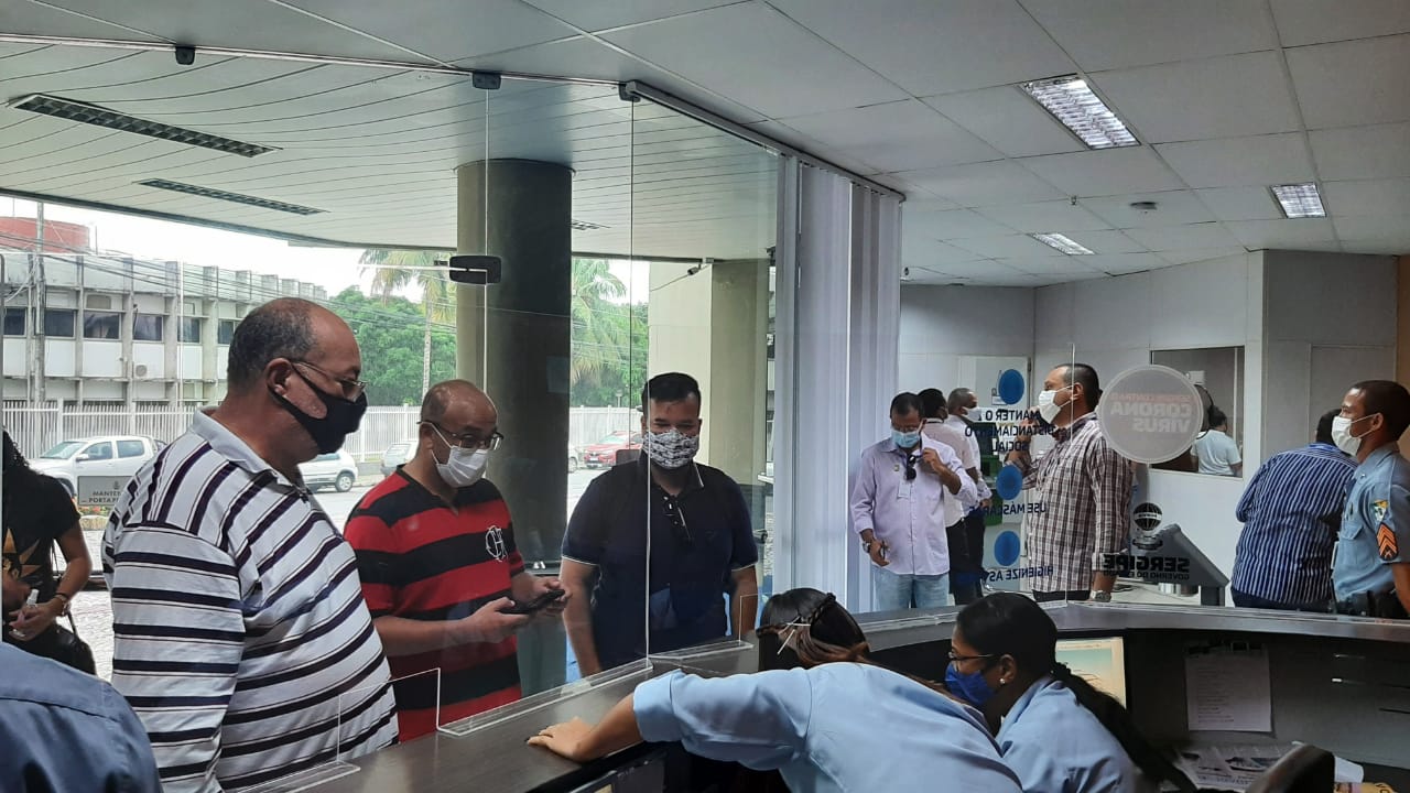 Governo vai se pronunciar sobre a vacinação para radialistas e jornalistas