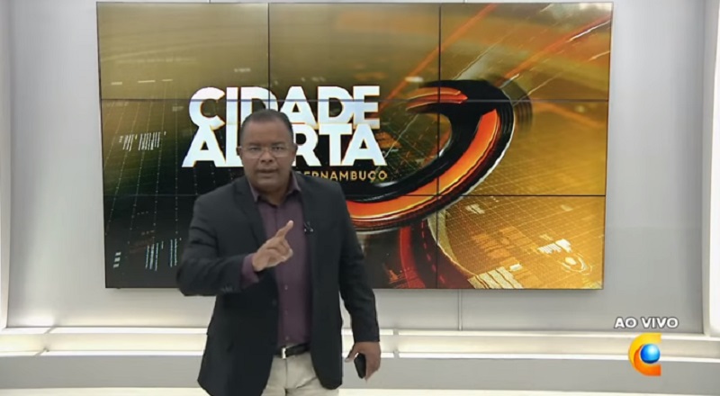 Apresentador é vítima de preconceito racista ao vivo na TV Clube-PE