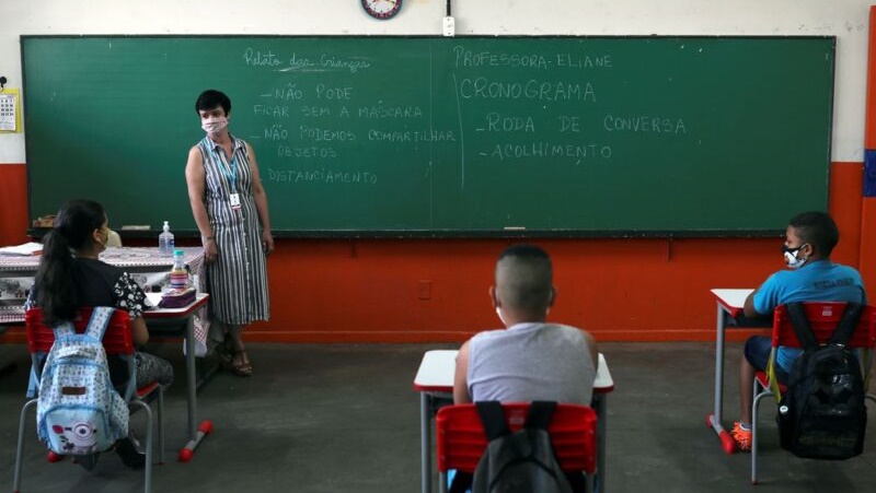 Adailton Martins pede respeito às normas sanitárias nas escolas