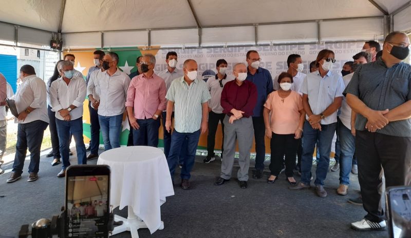 Luciano Bispo participa de assinatura de serviço na SE-464