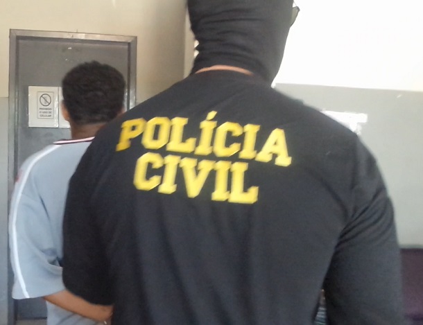 Suspeito de tentar matar a companheira a facadas é preso