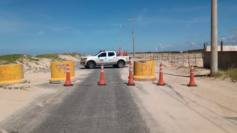Circulação de veículos entre a praia da Aruana e o Viral está proibida em tempo integral