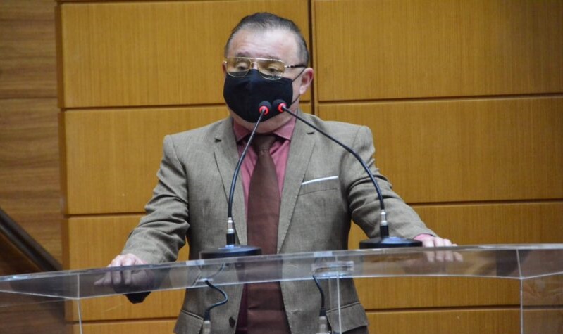 Gilmar Carvalho cobra revisão salarial para todos os servidores