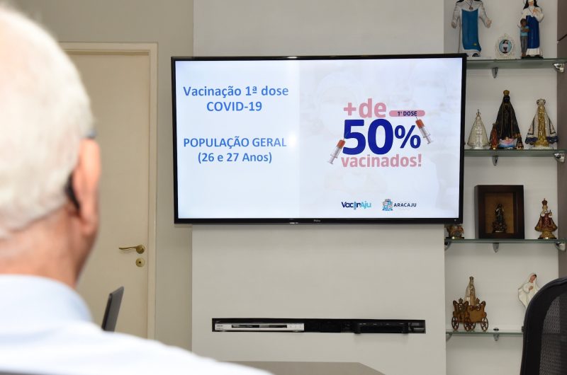 Aracaju anuncia vacinação contra a covid-19 para pessoas de 27 anos