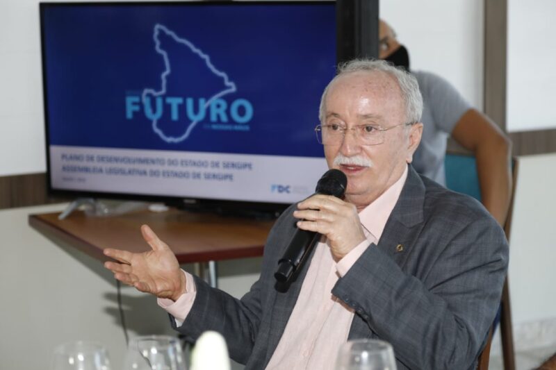 Deputado Luciano Bispo apresenta o PDES aos empresários e pede apoio da ALESE