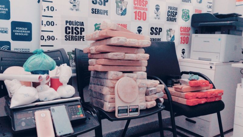 Suspeito é preso com 37kg de maconha enterrados em casa na Barra dos Coqueiros