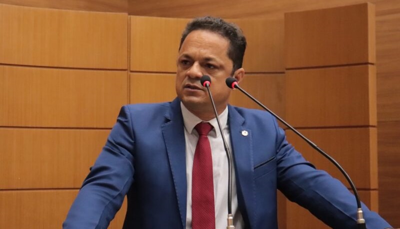 Capitão Samuel cobra explicações ao comandante da PMSE