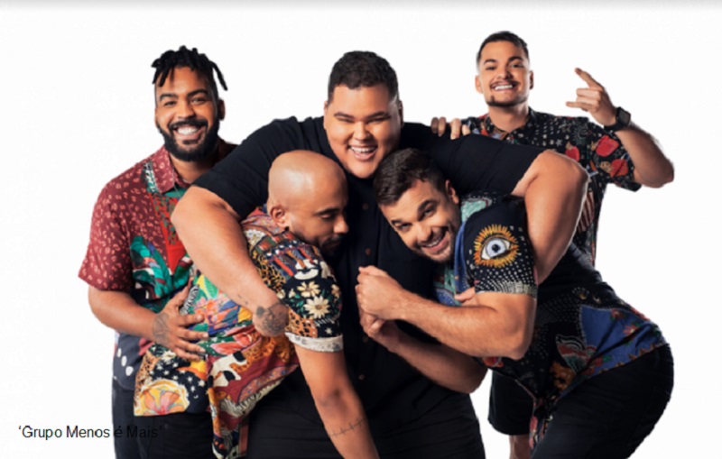 ‘Grupo Menos é Mais’ faz show em Aracaju