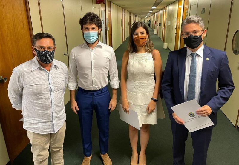 Senador Alessandro defende aumento no valor do novo Bolsa Família