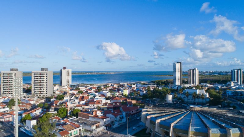 Primeiro final de semana de outubro será de pouca nebulosidade e muito calor