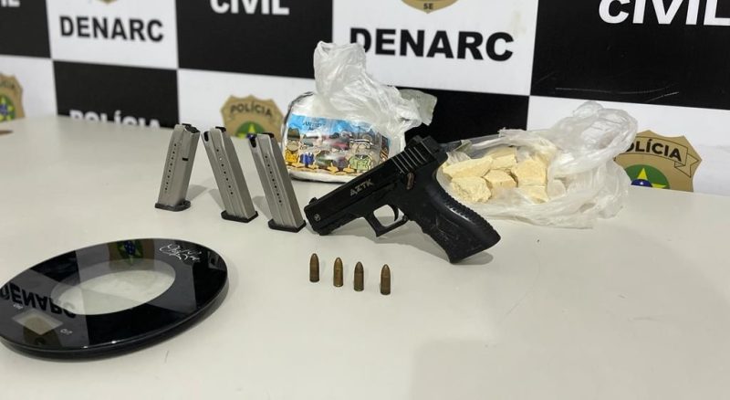 Denarc apreende arma e drogas no município de Estância