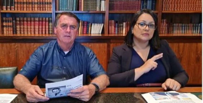 Facebook remove live em que presidente associa vacina de covid à aids