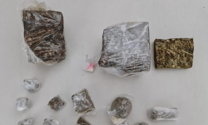 Suspeita é presa pela segunda vez com maconha e pedra crack em Propriá