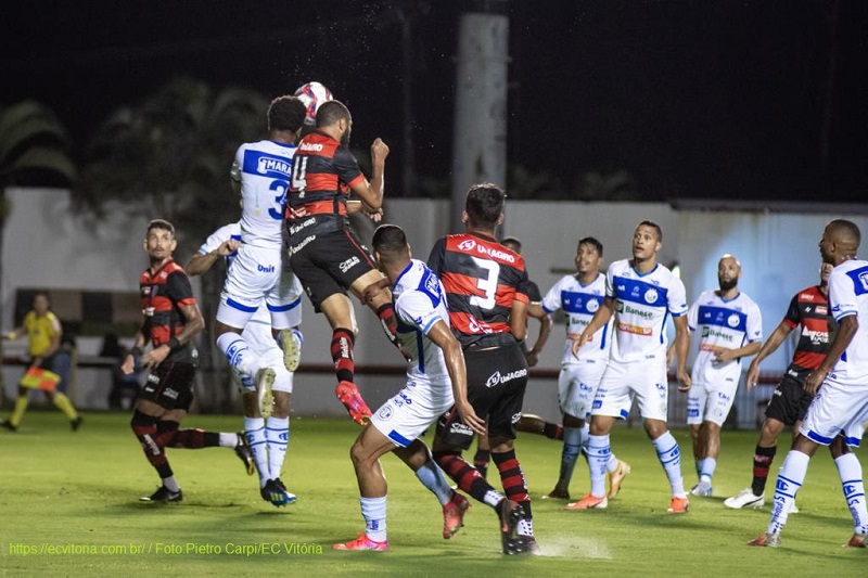 Confiança vence o Vitória da Bahia pelo Brasileiro da Série B