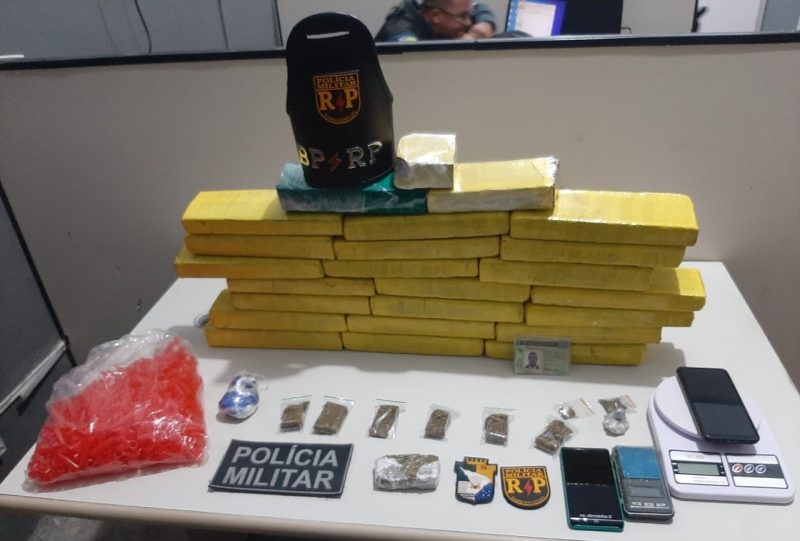 RP prende suspeito com 15 Kg de maconha no bairro Jabotiana