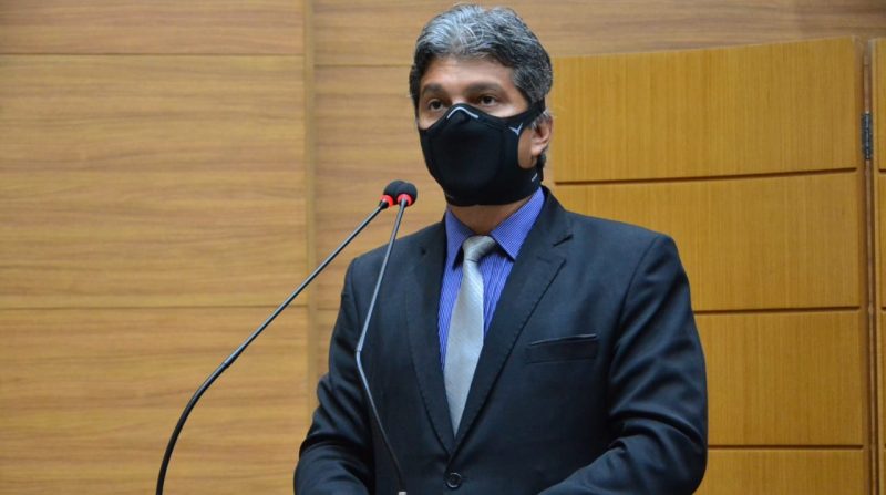 Samuel Carvalho propõe ao governo redução da tarifa de esgotamento sanitário