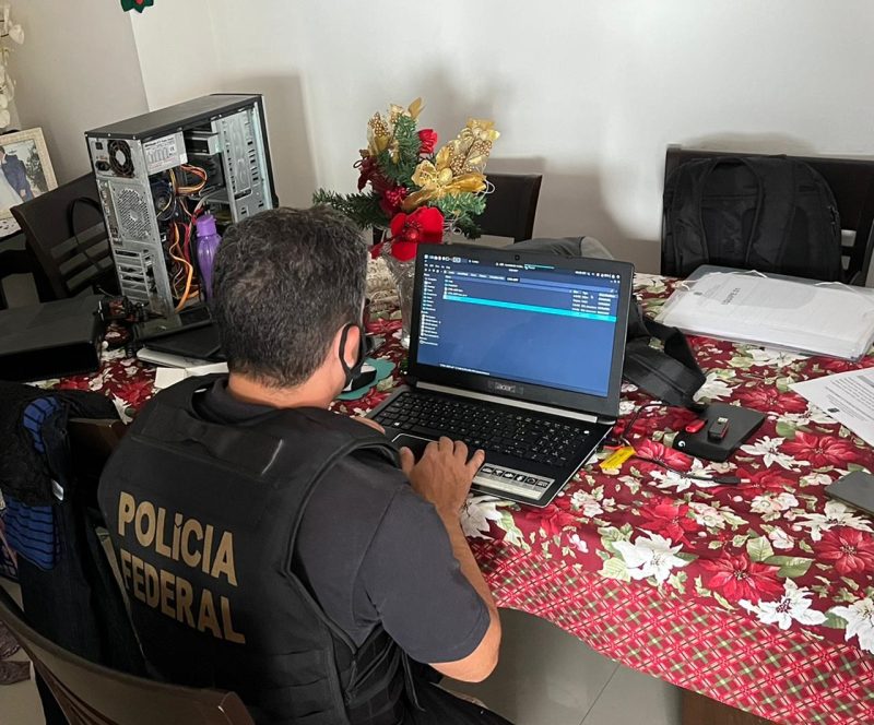 Suspeito de armazenar pornografia infantil é preso pela PF em Aracaju