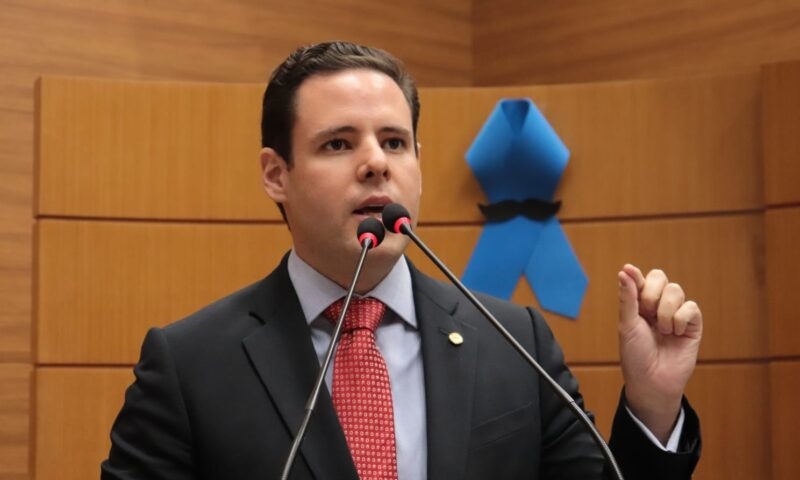 Rodrigo Valadares denuncia risco de desabamento de estrutura