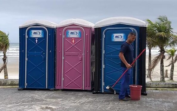 Deputado solicita instalação de banheiros na Orla de Atalaia