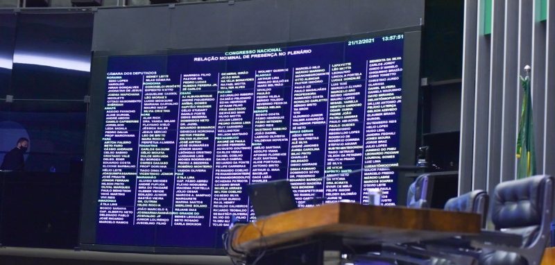 Comissão mista aprova Orçamento com reajuste para servidores