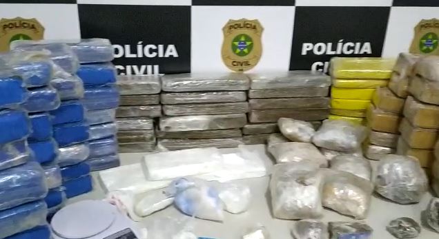 Polícia deflagra operação contra grupos criminosos dois suspeitos morrem em confronto