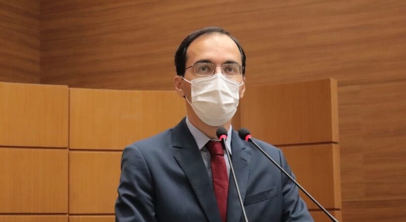 Georgeo Passos indaga Estado sobre possível privatização da Deso