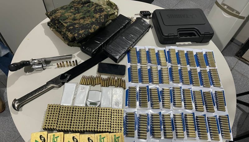 Traficante de armas reage abordagem policial e morre em confronto com o Cope