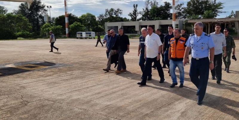 Presidente e ministros sobrevoam áreas atingidas pelas chuvas na BA