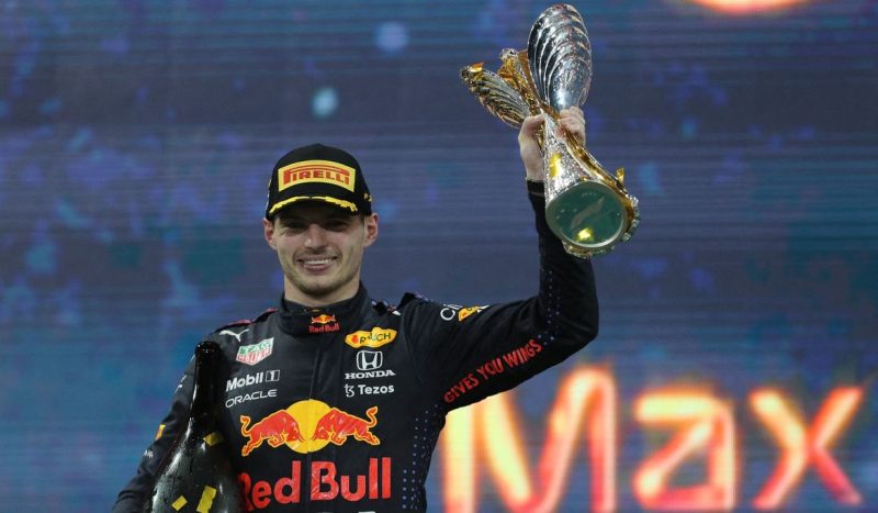 Mercedes desiste de apelação e parabeniza Verstappen por título da F1