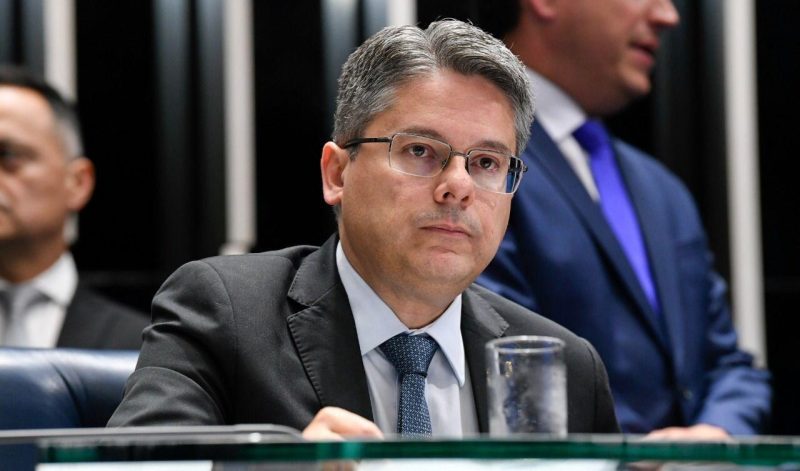 Senador Alessandro Vieira confirma pré-candidatura à presidência