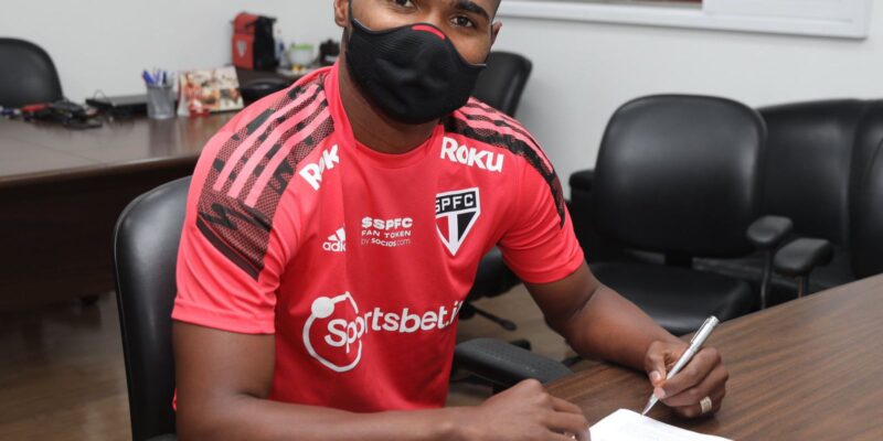 São Paulo anuncia contratação de Nikão