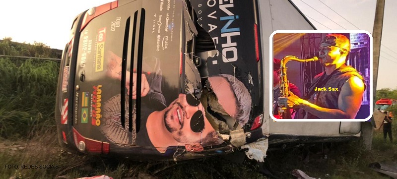 Ônibus do cantor Devinho Novaes tomba e mata o músico Jack Sax