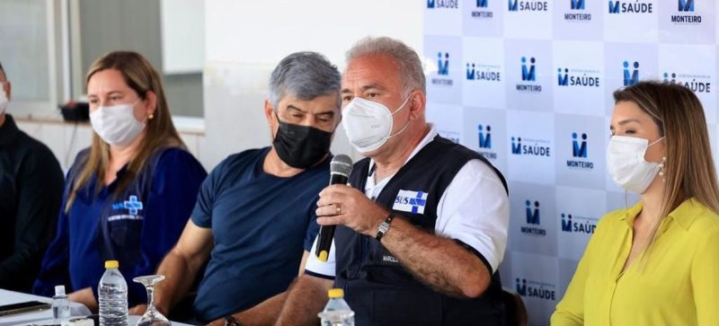 Covid-19: ministro da Saúde pede que se reforcem cuidados na vacinação