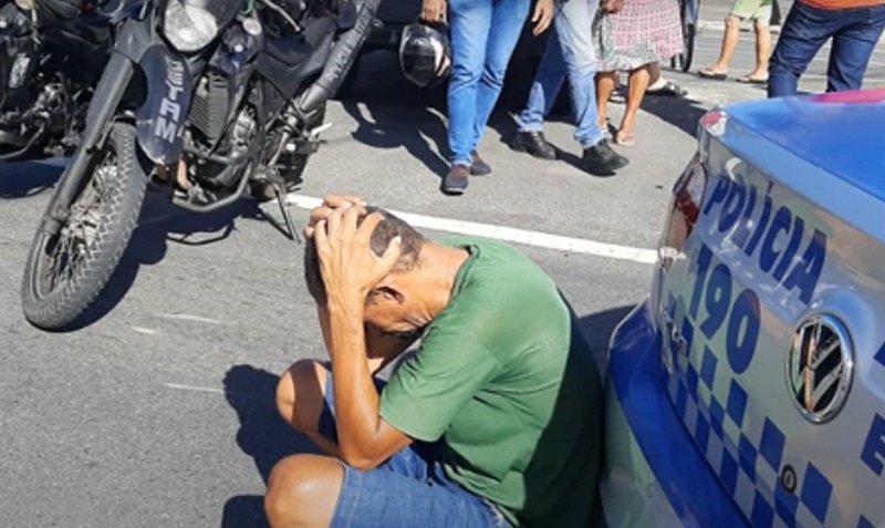 Vídeo: Homem que atropelou a mulher diz que avançou o sinal e quer morrer também