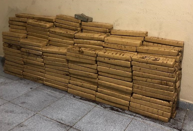 Suspeito é preso pelo Cope com 300Kg de maconha em Nossa Senhora do Socorro
