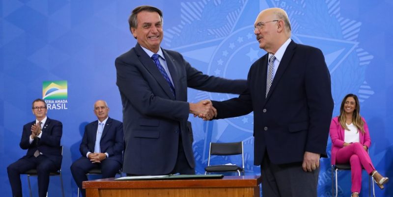 Presidente oficializa reajuste de 33,23% para professores