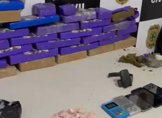 Denarc apreende drogas e prende trio em Nossa Senhora do Socorro