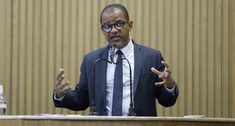 Professor Bittencourt apresenta PL que exige passaporte vacinal em Aracaju