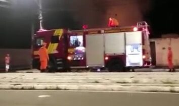 Homem ameaça a mulher e ateia fogo na casa no Bairro 17 de março