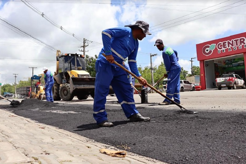 Governo de Itabaiana inicia operação tapa-buraco por toda a cidade