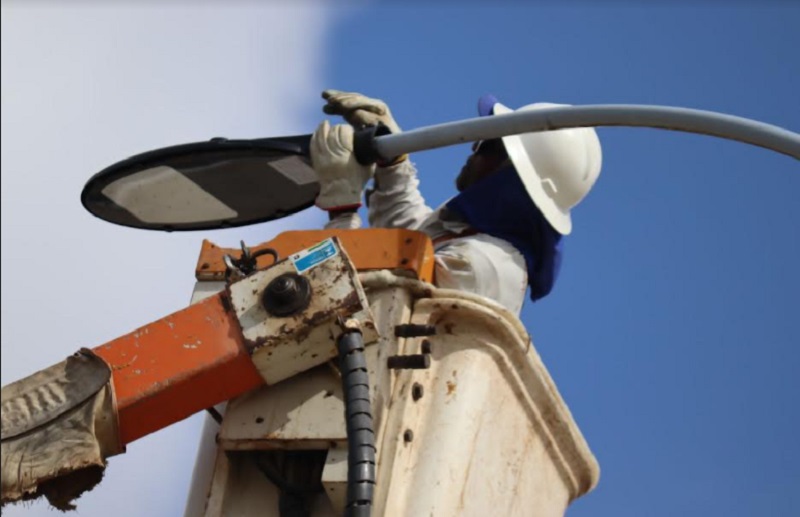 Governo de Itabaiana inicia instalação de luminárias de LED na cidade