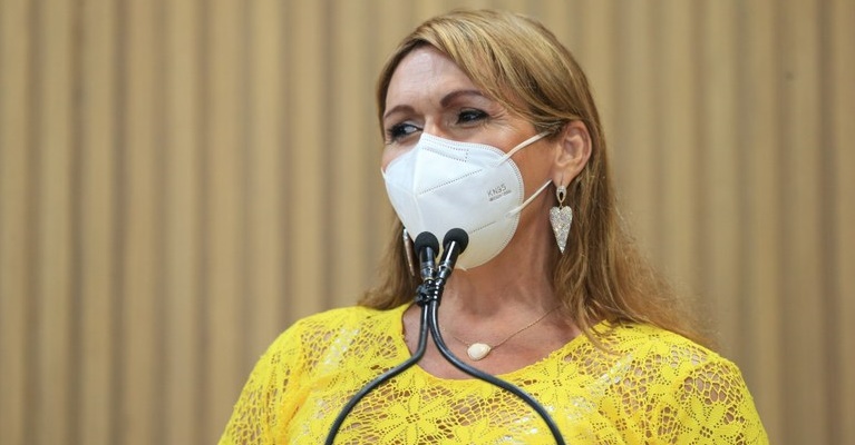 “Eu tenho um sonho de ver mais mulheres ocupando essas cadeiras”, diz Linda Brasil