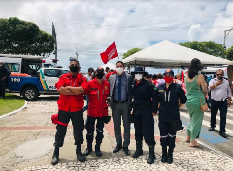 O projeto que obriga bombeiros e brigadistas em espaços públicos e privados é aprovado