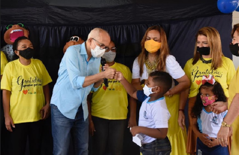 Prefeito de Aracaju acompanha início das aulas da rede municipal de Ensino