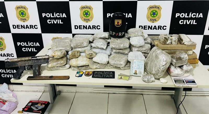 Polícia apreende drogas e metralhadora e suspeitos são presos em Aracaju