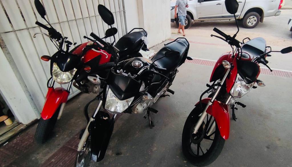 Suspeitos de integrar grupo que roubava e adulterava motos são presos