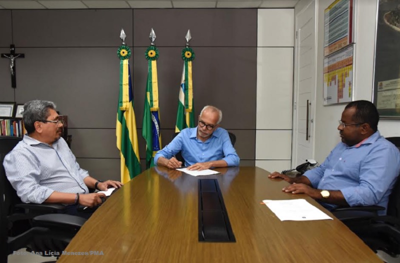 Prefeito de Aracaju assina homologação do concurso para auditor fiscal
