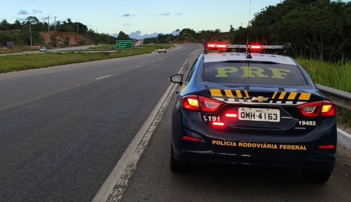 Suspeito é preso pela PRF com cocaína na BR-101