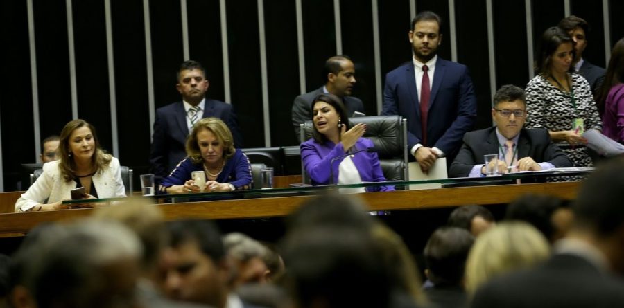 Evento do Projeto Conecta discute participação feminina na política