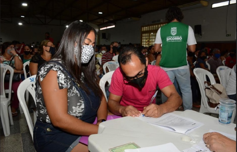 Mil casas em Socorro: contemplados iniciam assinatura do contrato dos imóveis